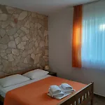Renata 3*